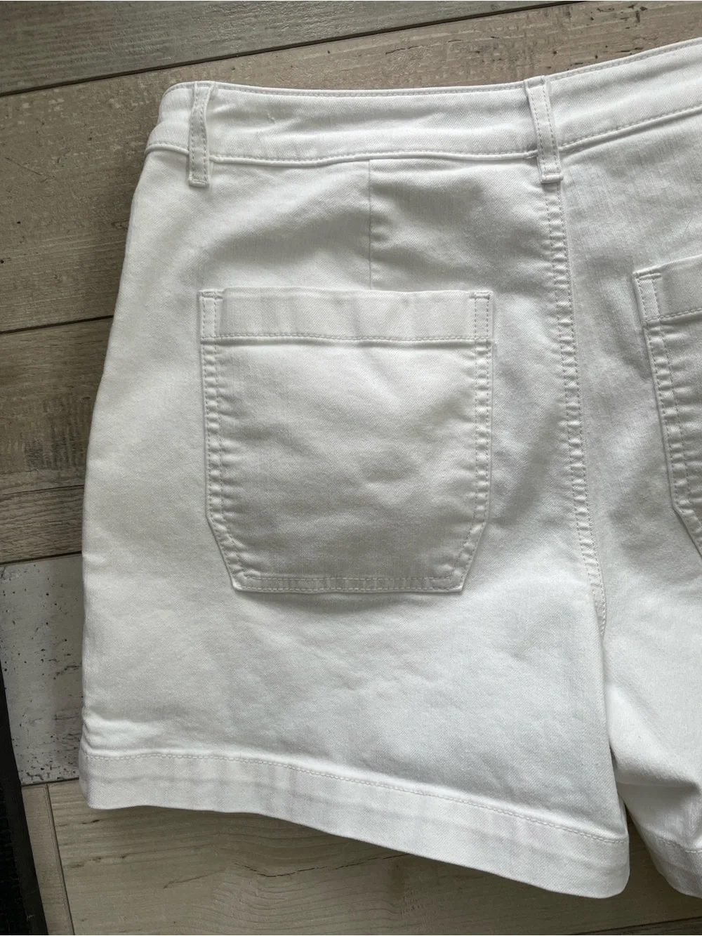 Tommy Bahama Ella Twill Field Shorts Sugar Wash White Utility Shorts Size 10 - Picture 9 of 13